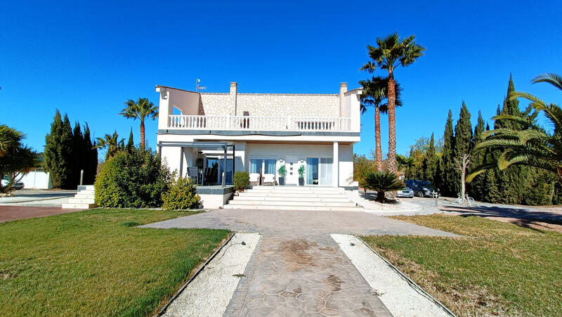 5 Cuarto Villa en venta
