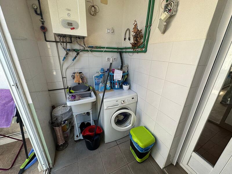 4 bedroom Townhouse for sale