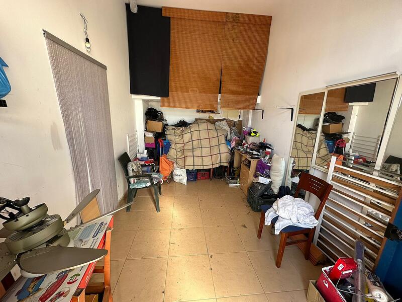 4 bedroom Townhouse for sale