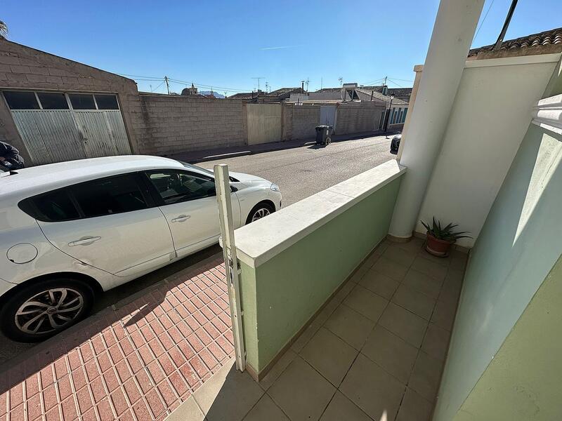 4 bedroom Townhouse for sale
