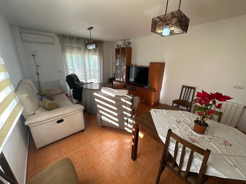 4 bedroom Townhouse for sale