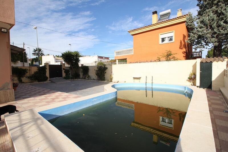 Townhouse for sale in Monóvar, Alicante