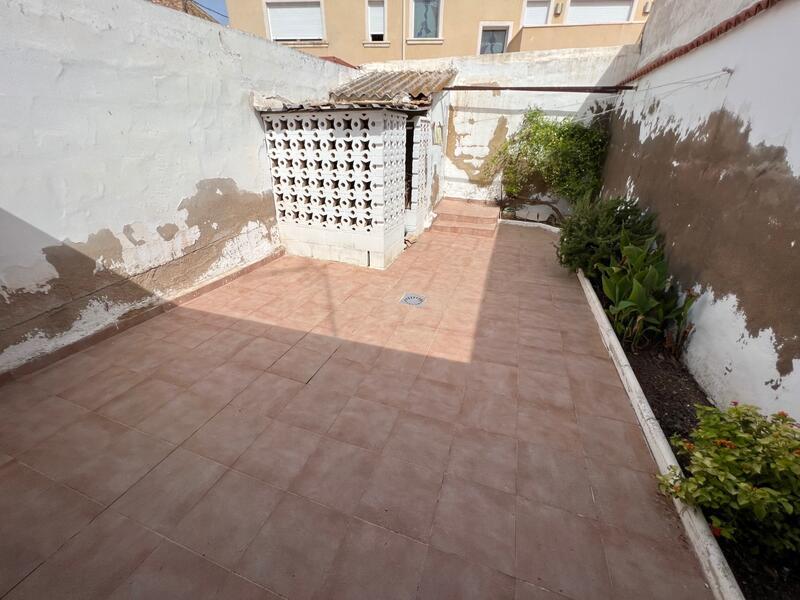4 bedroom Townhouse for sale