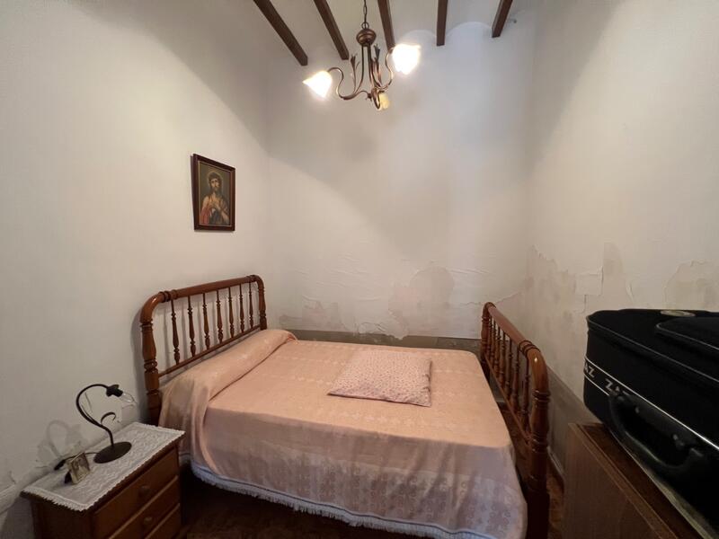 4 bedroom Townhouse for sale