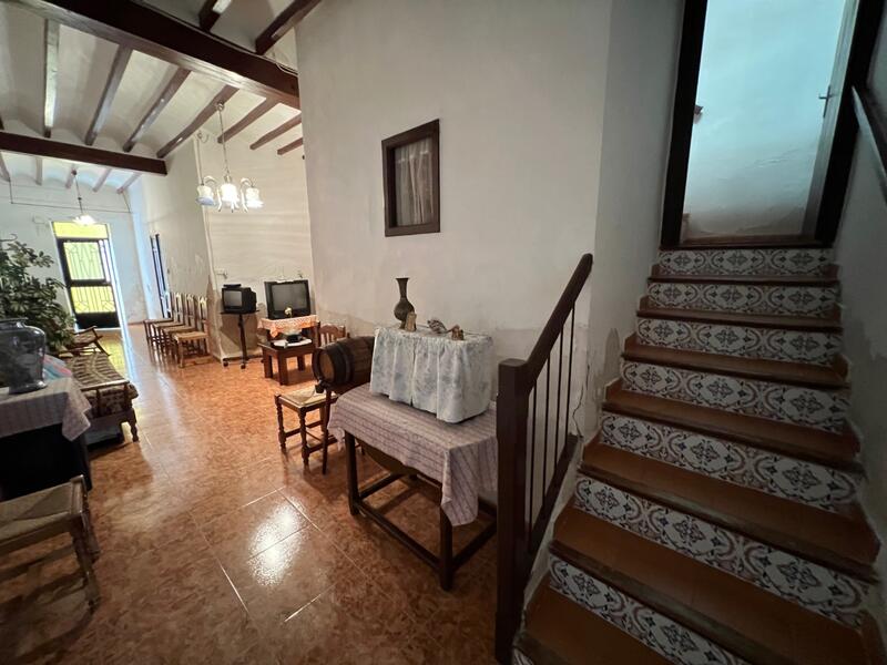 4 bedroom Townhouse for sale