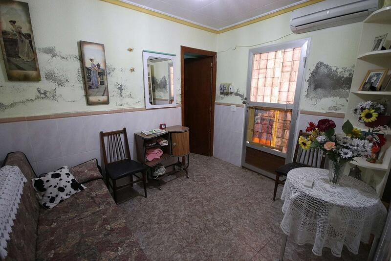 2 bedroom Townhouse for sale