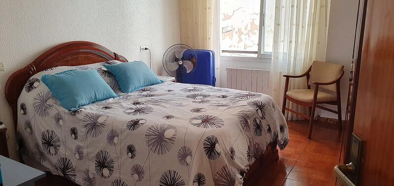 6 спальная комната городская тюрьма продается