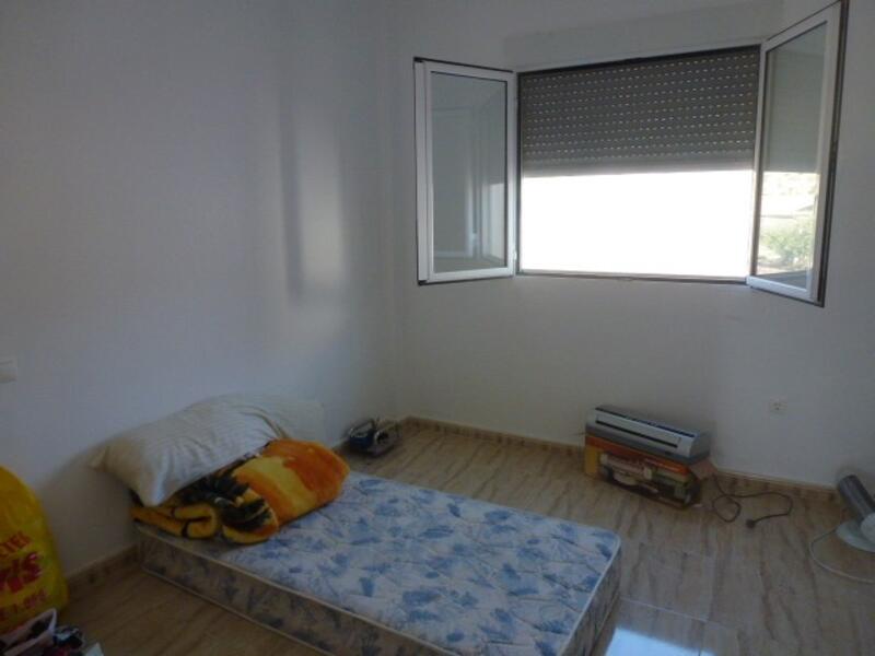 3 slaapkamer Gezinswoning Te koop