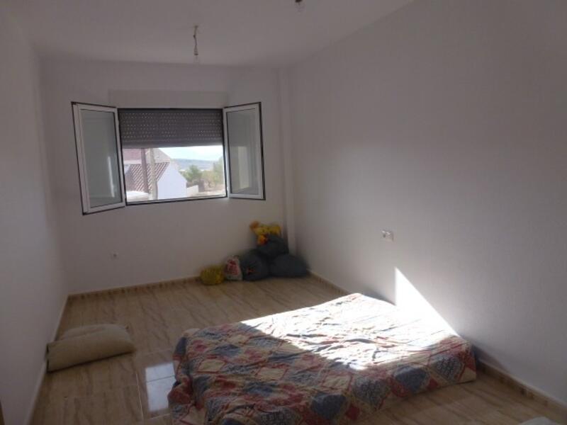 3 slaapkamer Gezinswoning Te koop