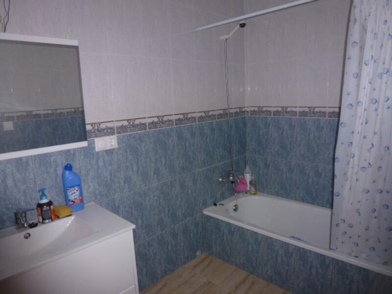 3 slaapkamer Gezinswoning Te koop