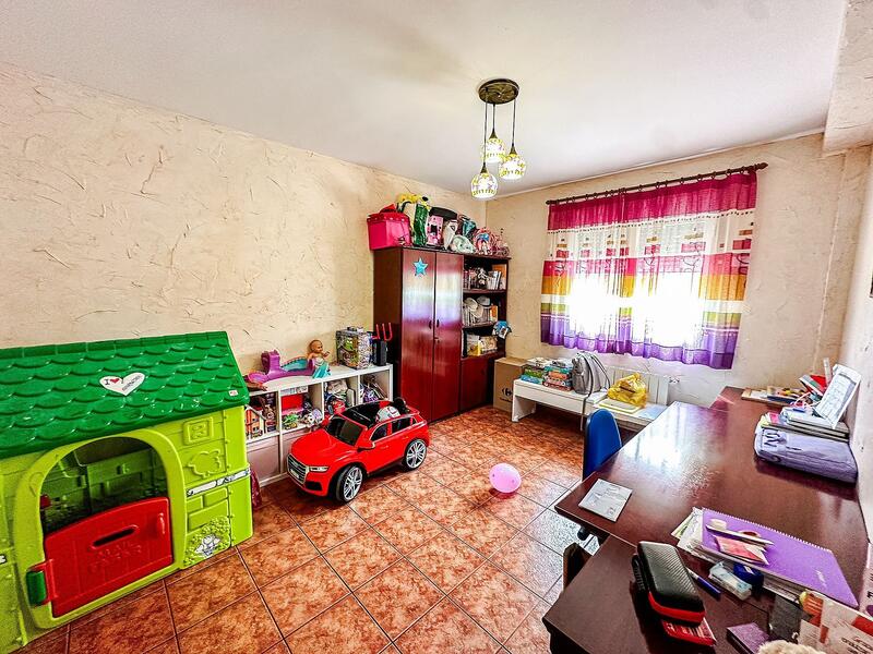 4 slaapkamer Tweezijdig Te koop
