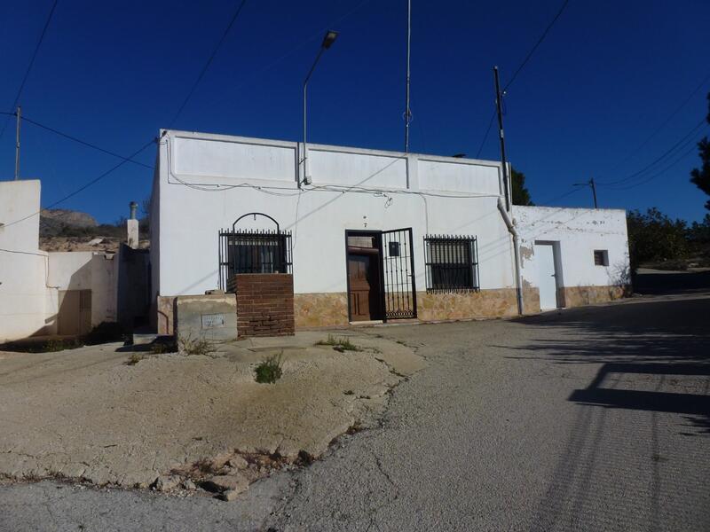 Country House for sale in La Canalosa, Alicante