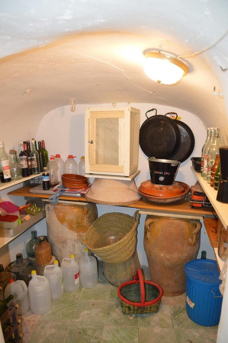4 bedroom Cave House for sale