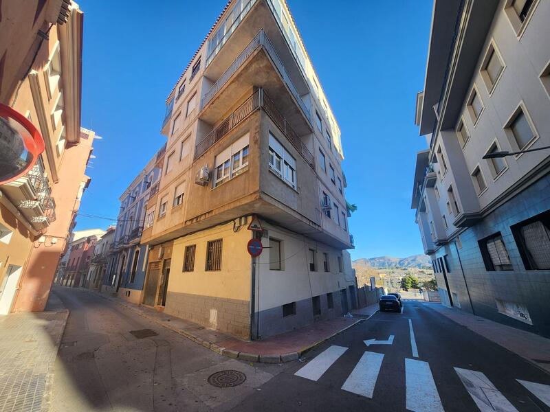3 bedroom Apartment for sale