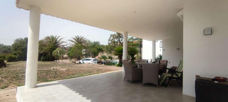 9 bedroom Commercial Property for sale