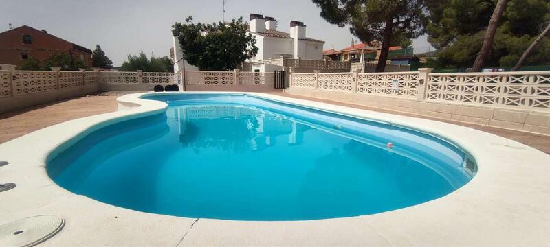 9 bedroom Commercial Property for sale