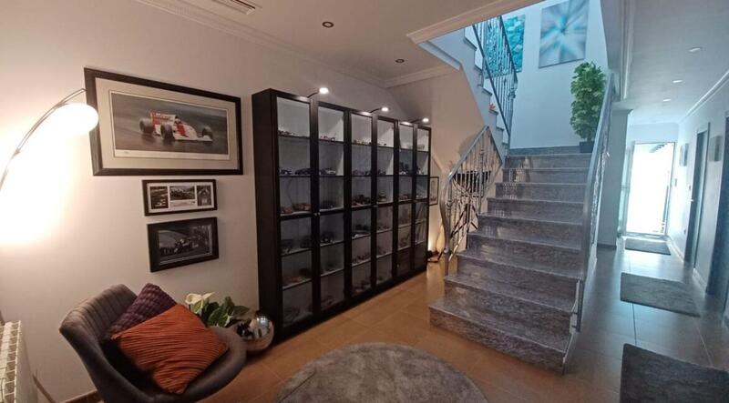 5 bedroom Villa for sale