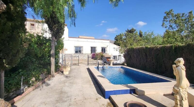 4 Cuarto Casa de Campo en venta