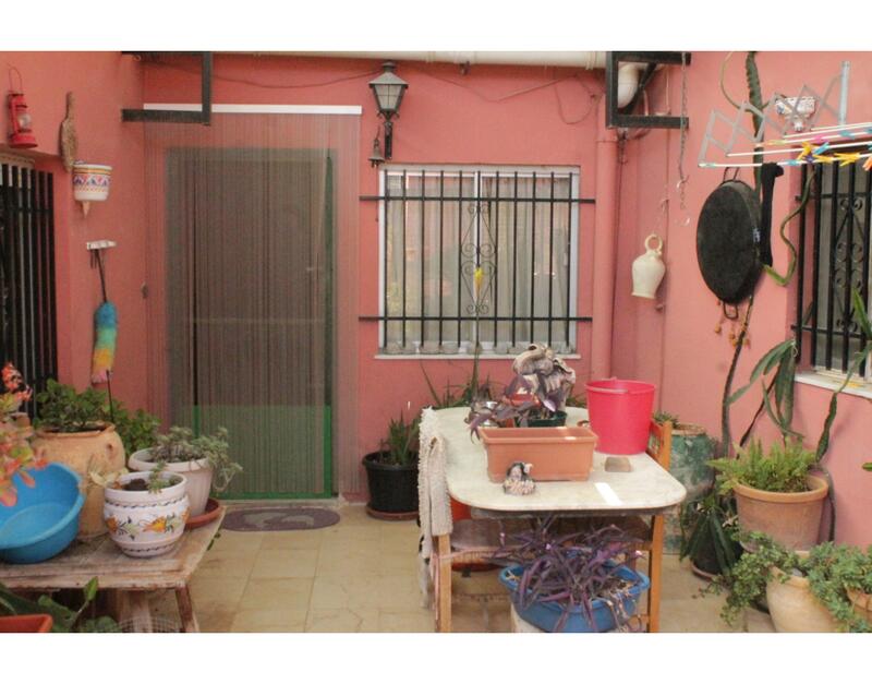4 slaapkamer Grotwoning Te koop
