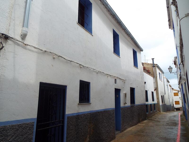 Radhus till salu i Ayora, Valencia