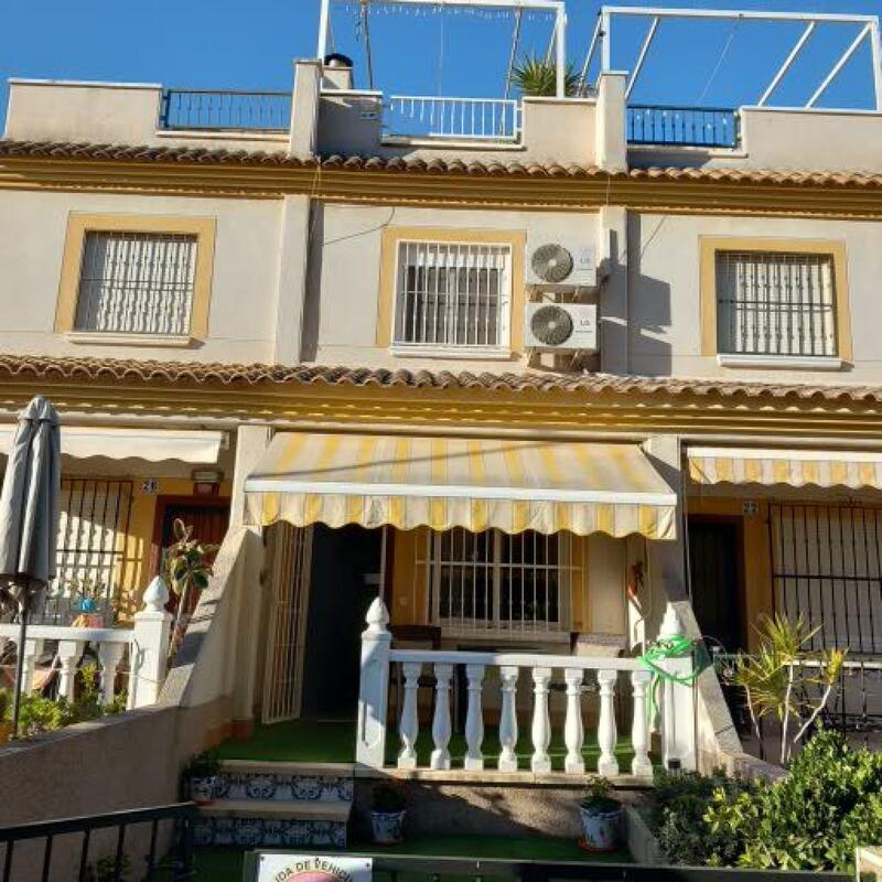 Byhus til salg i Algorfa, Alicante