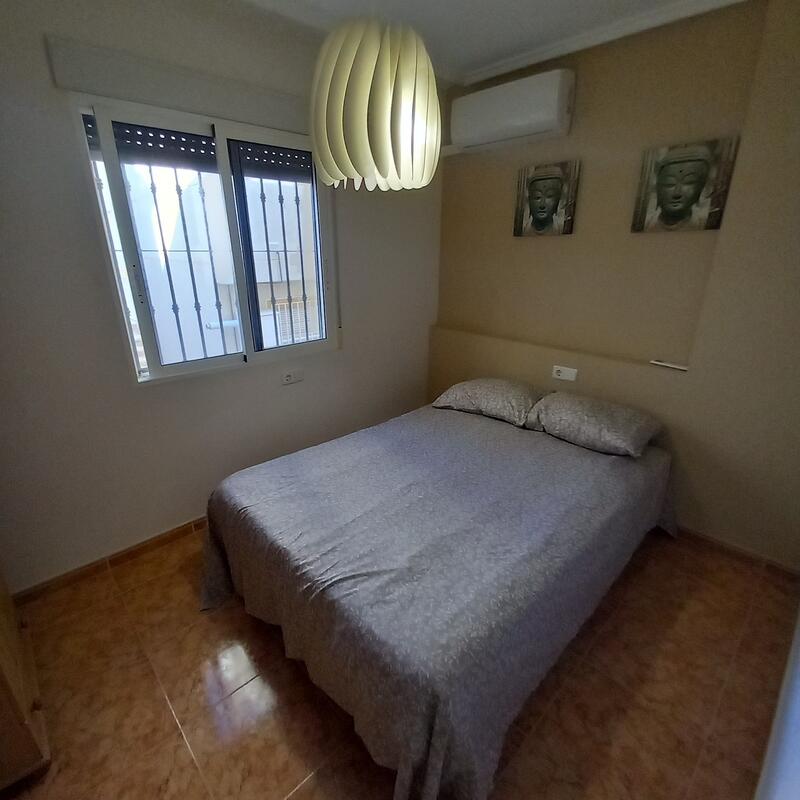 2 slaapkamer Gezinswoning Te koop