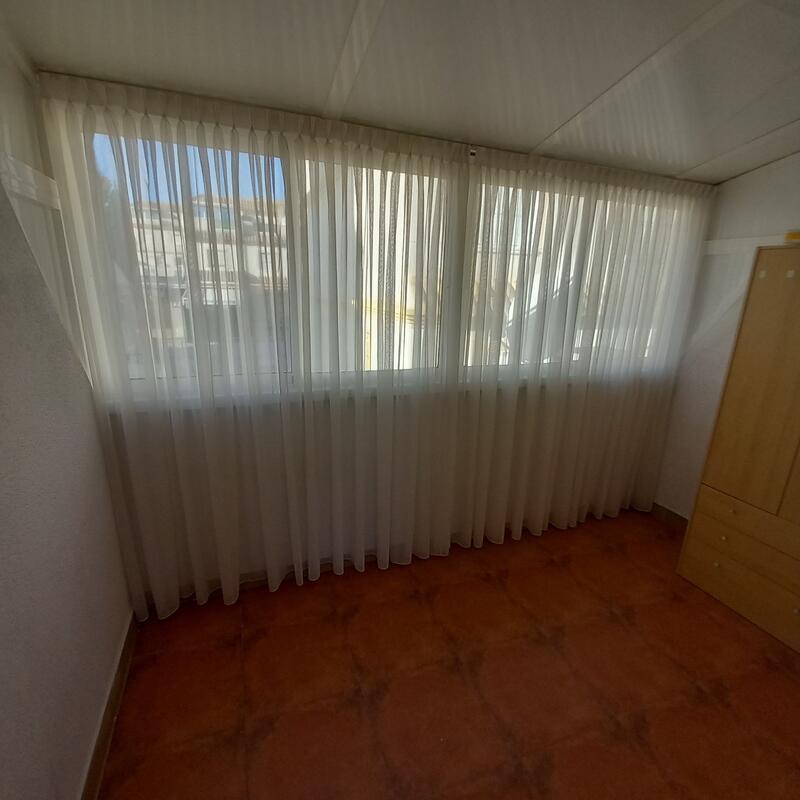 2 slaapkamer Gezinswoning Te koop