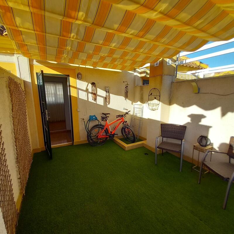 2 slaapkamer Gezinswoning Te koop