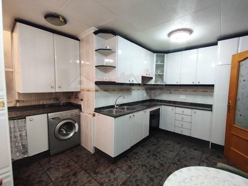4 bedroom Apartment for sale