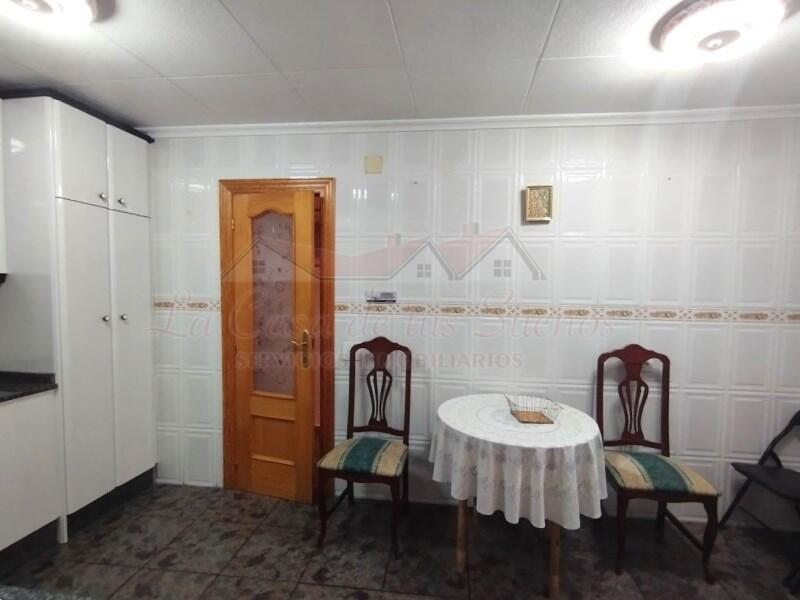 4 bedroom Apartment for sale