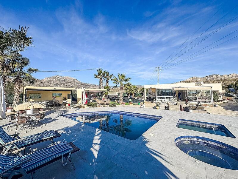 Villa for sale in Jijona, Alicante