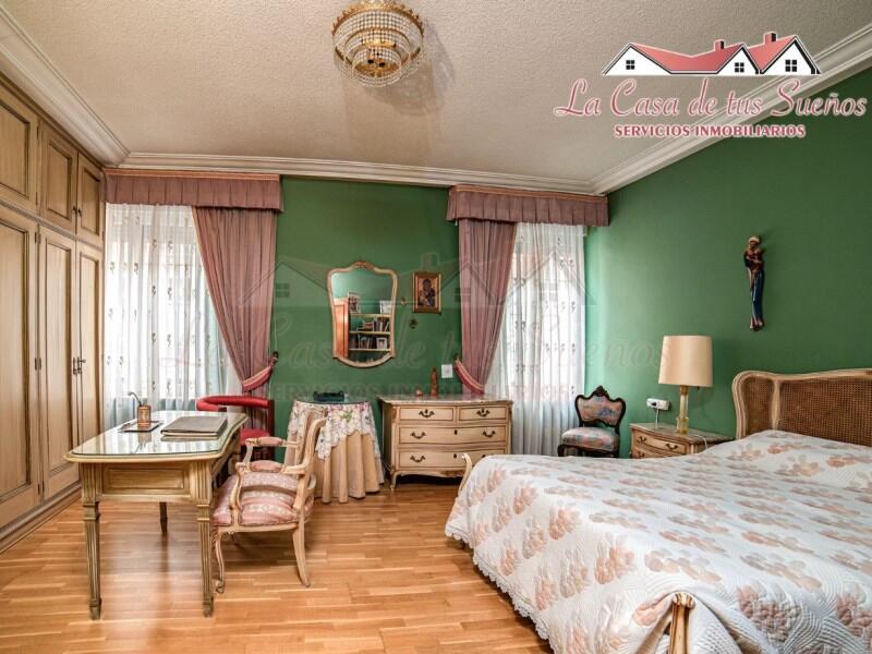 4 Schlafzimmer Stadthaus zu verkaufen