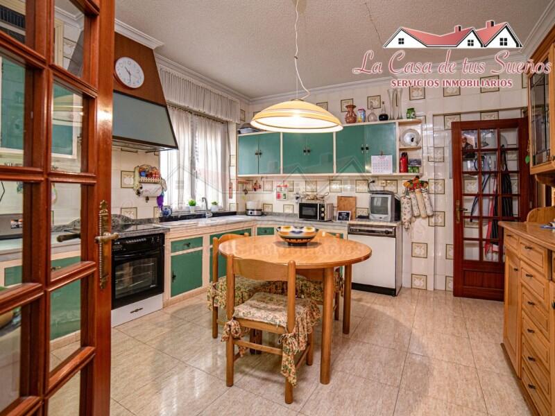 4 Schlafzimmer Stadthaus zu verkaufen