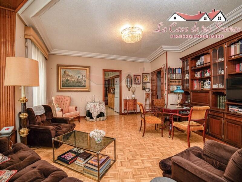 4 Schlafzimmer Stadthaus zu verkaufen