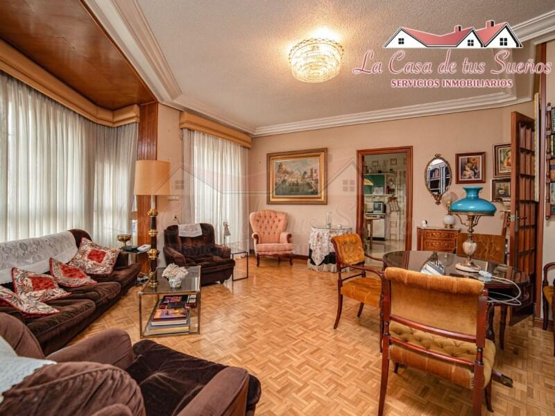 4 Schlafzimmer Stadthaus zu verkaufen