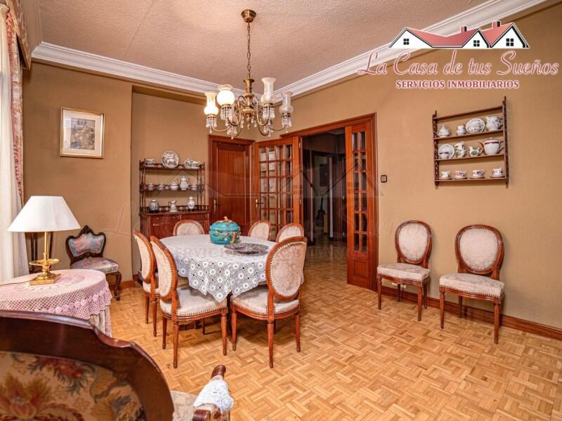 4 Schlafzimmer Stadthaus zu verkaufen