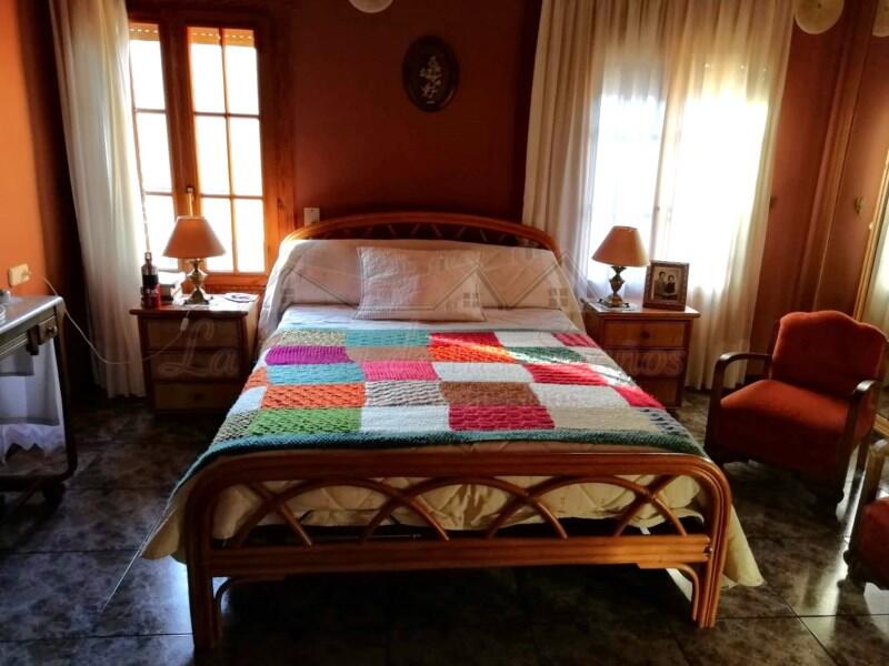 6 slaapkamer Gezinswoning Te koop