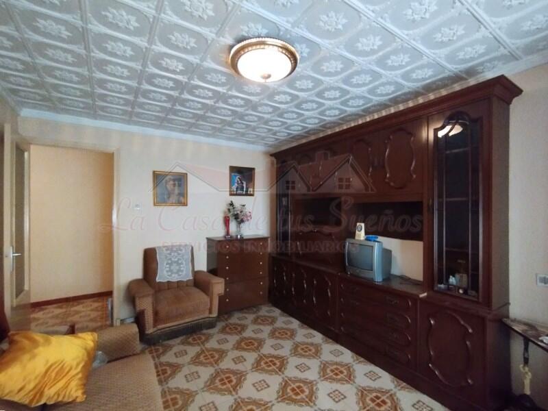 4 спальная комната городская тюрьма продается