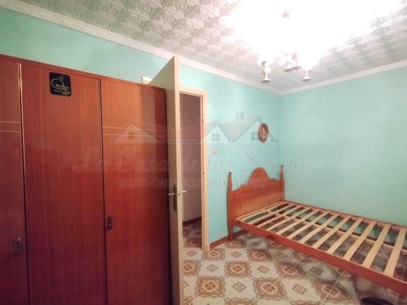 4 спальная комната городская тюрьма продается