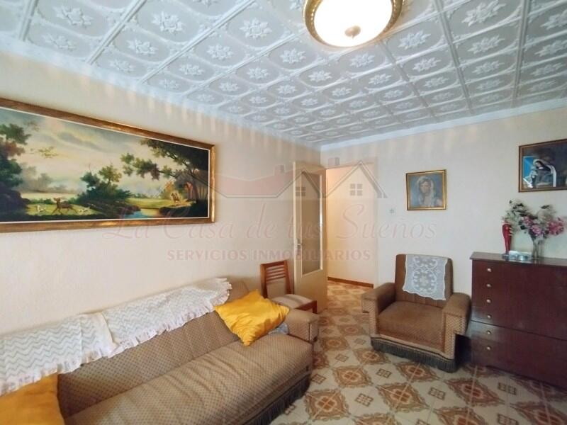 4 спальная комната городская тюрьма продается