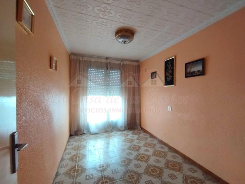 4 спальная комната городская тюрьма продается