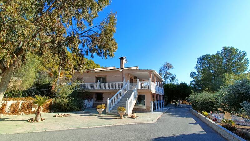 4 bedroom Villa for sale