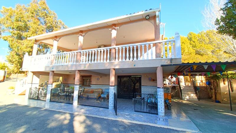 4 bedroom Villa for sale