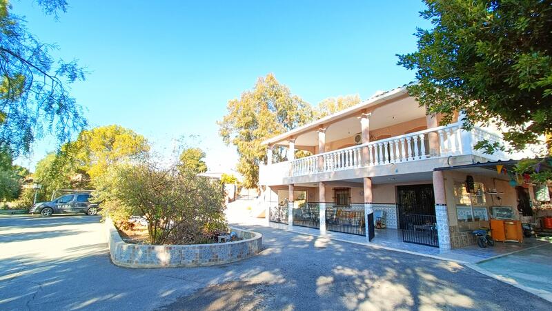 4 bedroom Villa for sale