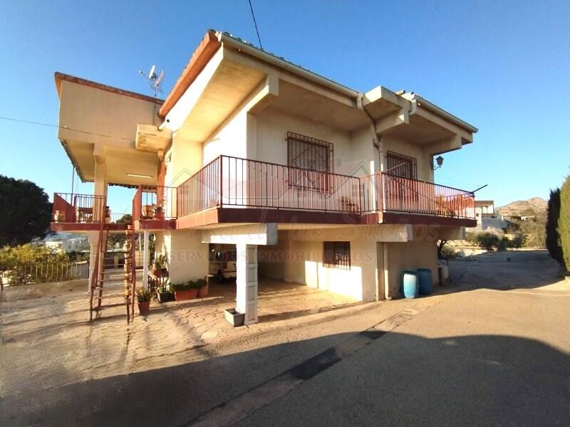 Villa til salgs i Petrer, Alicante
