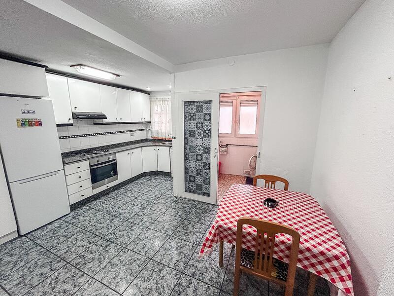 3 bedroom Apartment for sale