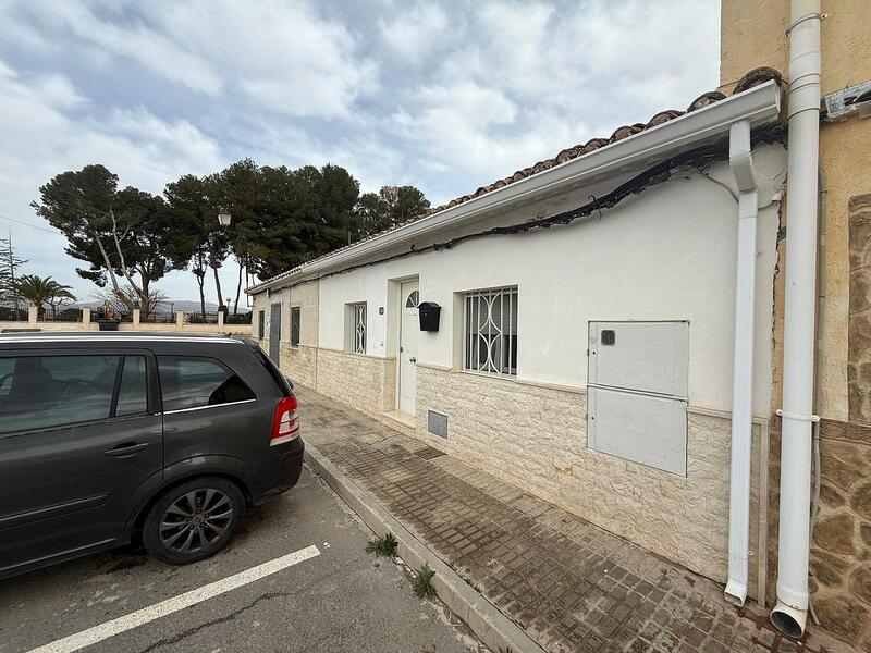 Byhus til salg i Pinoso, Alicante