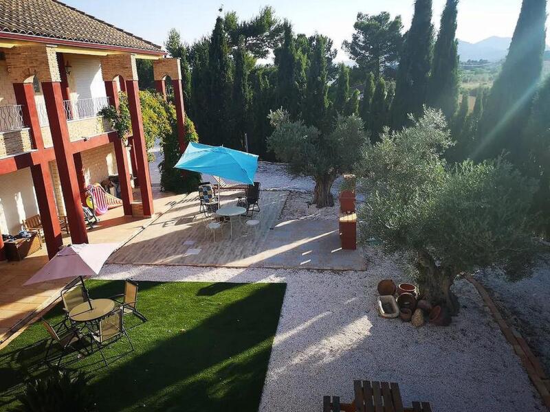 6 bedroom Country House for sale