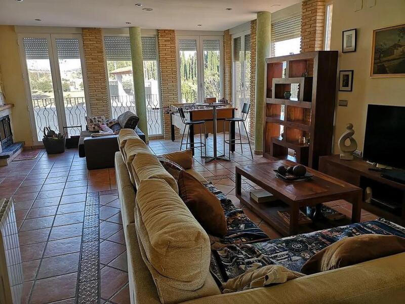 6 bedroom Country House for sale