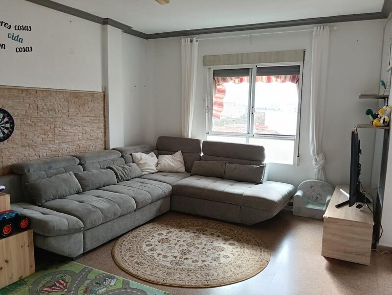 3 bedroom Apartment for sale